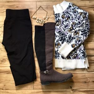 LOFT Black Leggings in Seamed Ponte (size L)